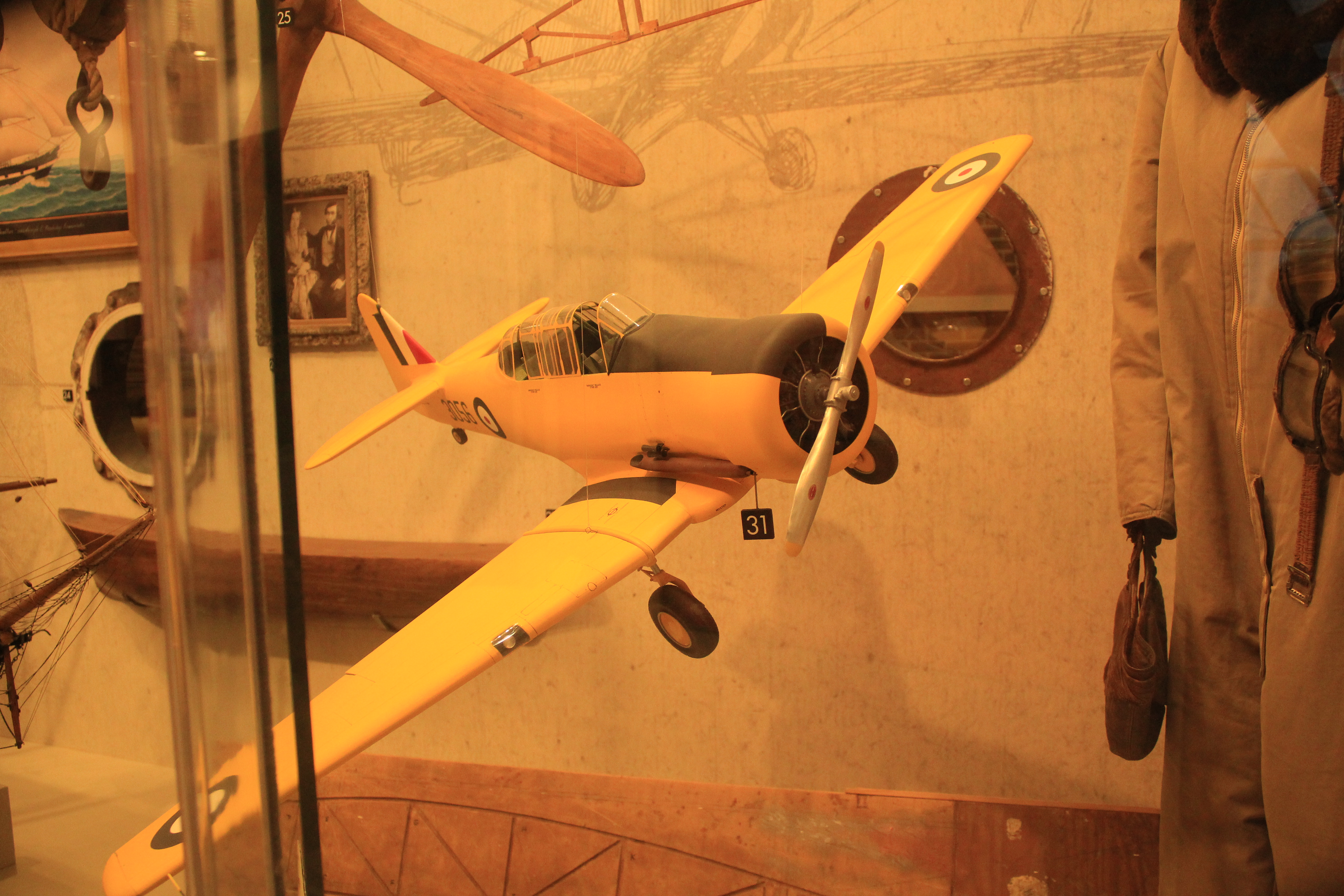 Model biplane, 2024